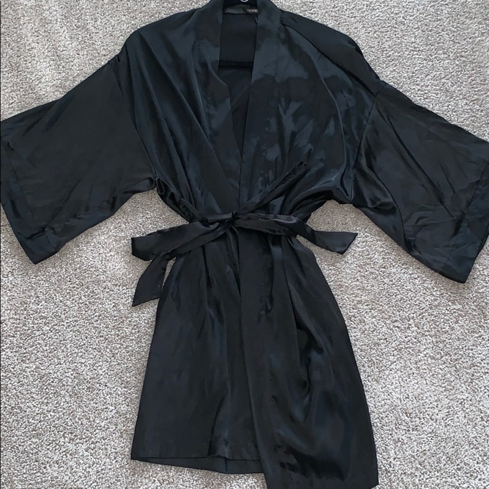 Satin VS robe 🖤🖤
